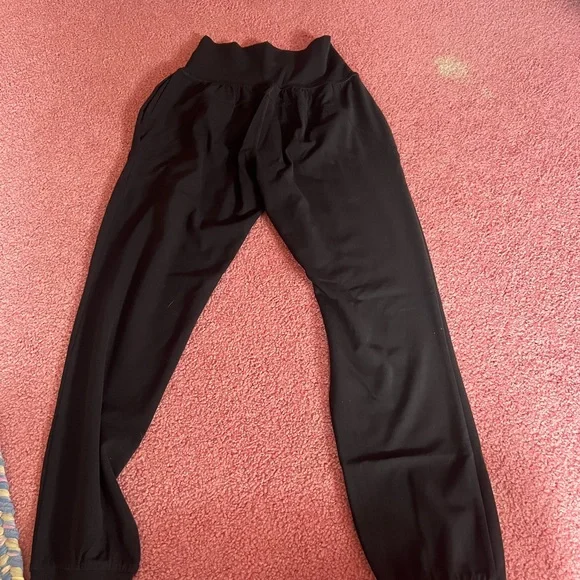 Athleta Black Activewear Pants - Picture 2 of 5